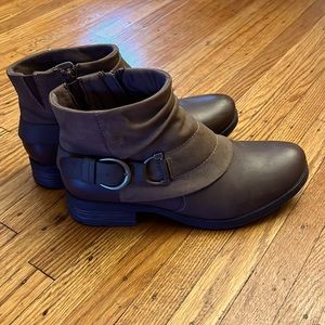 Brown ankle boots earth origins size 10